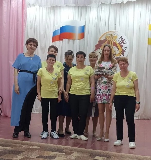 С Днем социального работникка
